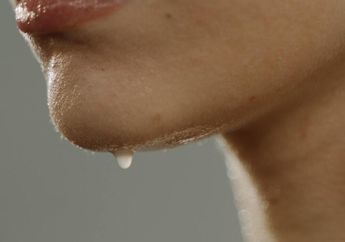 Sering Berkeringat Berlebihan pada Malam Hari? Ternyata Ini 5 Penyebabnya