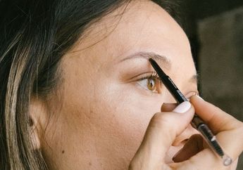 4 Rekomendasi Pensil Alis Keluaran Brand Kosmetik Milik Para Selebriti, Mulai Rp20 Ribuan!