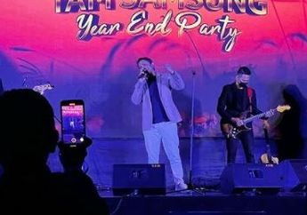 Lama Tak Mondar-mandir di Layar Kaca, Musisi Legend Ini Mendadak Bagikan Potretnya Duduk Bersimpuh di Samping Pusara Sosok Kesayangannya hingga Banjir Doa: Al Fatihah