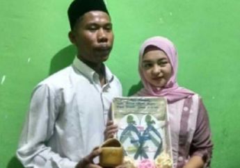 Dulu Viral Nikah dengan Mahar Sendal Jepit dan Segelas Air Putih, Kini Rumah Tangga Pasangan Muda Ini Justru Berakhir Pilu, Kerap Cekcok hingga Sudah Menikah Lagi
