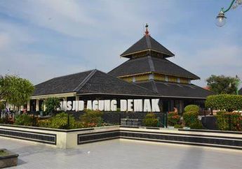 Berdiri Sejak Abad 15 Masehi, Masjid Agung Demak Ternyata Menyimpan Fakta Unik Dibalik Mustaka Masjid-nya yang Berbentuk Runcing
