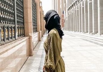 Dulu Nelangsa Berderai Air Mata di Nisan Suami yang Meninggal Saat Dirinya Umrah, Artis Cantik Ini Kini Hidup Bahagia di Pelukan Juragan Batagor: Terima Kasih Ya Allah