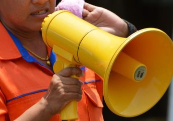 'Kalau Nggak Mau Ngaku Nanti Ditendang Satu-satu!' Alat Vital Anaknya Ditendang Teman, Emak-emak Ini Nekat Cari Pelakunya Lewat Toa Masjid