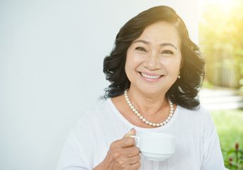 Lebih Ampuh dari Semir Rambut, Cukup 1 Sendok Bumbu Dapur ini Ampuh Hilangkan Uban Secara Alami