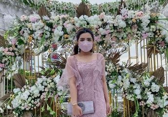 Padahal Rumahnya yang Konon Tembus Rp 50 M Membentang Luas nan Megah, Artis Cantik Ini Justru Pilih Tidur Seranjang Berempat Saling Kruntelan dengan Anak-anaknya, Siapa Dia?