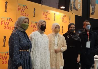 Anggun Banget! Raline Shah Gunakan Karya Khanaan Shalman di Indonesia Fashion Week 2022