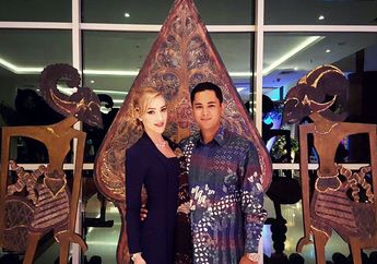 Cantiknya Varsha Strauss Menantu Bule Bambang Trihatmodjo Pakai Baju Batik yang Banjir Pujian
