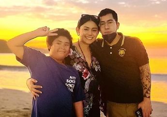 Dulu Rumah Tangganya Hancur hingga Mati-matian Berjuang Lawan Kanker Tiroid, Thalita Latief Kini Bahagia Gandeng Kekasih Baru Sambil Liburan di Bali