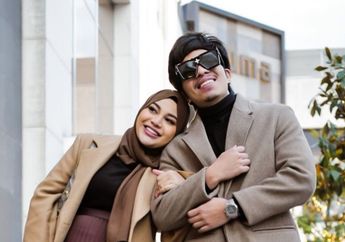 Serasinya Atta Halilintar dan Aurel Hermansyah Saat Sabet Penghargaan Celebrity of the Year, Pake Baju Couple!