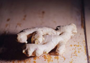 Para Ibu Rumah Tangga Wajib Tahu Nih! Berikut Tips dan Cara Mengupas Jahe yang Mudah