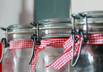 Dijamin Terhindar dari Kuman, Berikut Cara Mensterilkan Toples Kaca yang Benar Beserta Tips Menyimpan Makanan Agar Awet