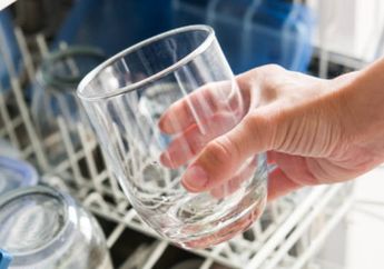 Nggak Malu-maluin Lagi Kalau Ada Tamu, Begini Cara Bersihkan Noda Kuning Pada Gelas, Modalnya Cuma Pasta Gigi