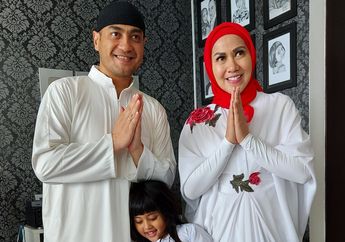Menggunakan Outfit Serba Putih, Venna Melinda dan Ferry Irawan Tampil Kompak Saat Lebaran 2022, Begini Potretnya! 