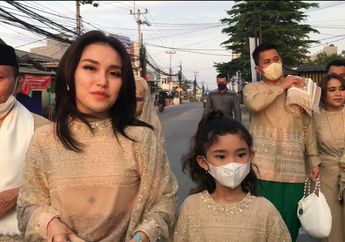 'Kalau Enggak Ntar Saya Digebukin Saudara' Ayu Ting Ting Siapkan THR Untuk Sanak Saudara
