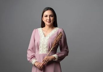 Bikin Pangling Sejuta Umat, Intip Penampilan Donna Agnesia Dalam Balutan Hijab Abu-abu, Cantik Maksimal sampai Banjir Pujian dari Para Artis!
