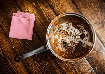 Ibu-ibu Pasti Nyesel Baru Tahu Sekarang, Membersihkan Peralatan Dapur dari Noda Kuning Bekas Opor Ayam Lebaran Ternyata Mudah Banget, Bisa Pakai Bahan Murah Ini