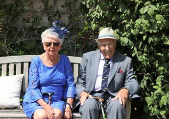 Tertutup Kemewahan Rumah Megahnya Sendiri, Jasad Sepasang Lansia Ini Baru Ditemukan Seminggu Setelah Kematian