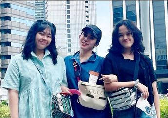 Pulang Kampung Justru Dapat Kejutan dari Anak Gadis, Ussy Sulistiawaty Girang Dapat Perlakuan Istimewa Ini: Kamu Penuh Kejutan Nduk!