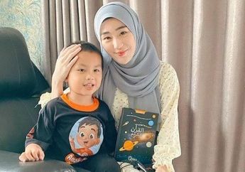 Padahal Tajir hingga Pernah Jadi Menantu Ustaz Kondang, Larissa Chou Tak Gengsi Boyong Anaknya Makan di Warung Emperan, Tengok Gayanya!