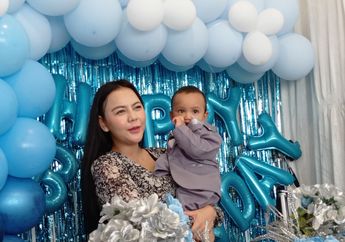 'Enggak Mau Terlalu Memaksakan', Rayakan Ulang Tahun Anaknya dengan Alfath Fathier, Ratu Rizky Nabila Santuni Anak Yatim dan Janda