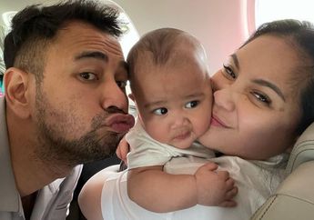 Bayi Sadar Kamera, Rayyanza Pamer Ekspresi Imut dengan Gaya Rambut Belah Tengah, Netizen Heboh Puji Anak Kedua Raffi Ahmad-Nagita Slavina: Nggak Kuat Gemes Banget