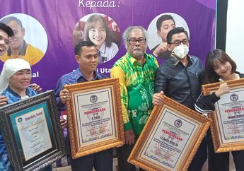 Luar Biasa! H Faisal, Fuji, dan Sandy Arifin Dapat Penghargaan dari Komnas Perlindungan Anak Atas Dedikasinya Mengasuh Gala Sky Andriansyah