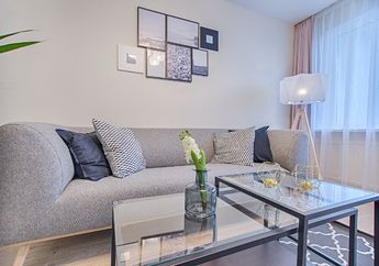 Murah dan Anti Ribet, 4 Tips Desain Interior Ruang Tamu Kecil Ini Bakal Bikin Rumah Kamu Tampak Luas dan Megah