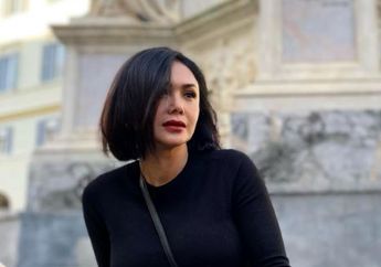 Miliki Paras Awet Muda dan Memesona, Intip Deretan 6 Gaun Yuni Shara yang Dikenakan Saat Manggung!