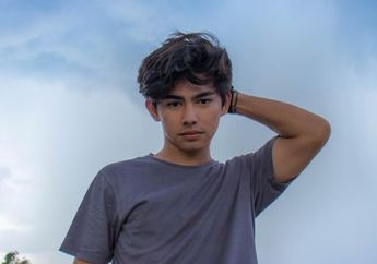 Dijuluki The Real Tarzan Ganteng, Intip Pesona YouTuber Andrew Kalaweit saat Jelajahi Hutan Kalimantan, Naik Kuda hingga Camping Sendirian