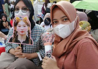 Ketar-ketir Ujian Akhir Semester hingga Harus Menunggu 12 Jam, Inilah Cerita&nbsp;Reveluv Indonesia yang Berjuang Dapatkan Tiket Konser Red Velvet