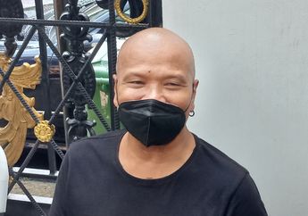 'Saya Seperti Dianggap Anak' Melayat ke Rumah Duka Ibunda Vina Panduwinata, Adrie Subono Beberkan Kebaikan Mendiang Semasa Hidupnya