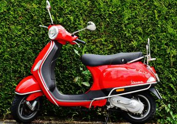 Bonceng Empat dan Tak Pakai Helm, Para Remaja Perempuan Ini Kehilangan Kendali hingga Tabrak Dinding Toko, Netizen Malah Ngakak: Gue Sih Seneng Liatnya