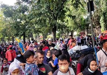 Termakan Informasi Hoax Menara Masjid Sriwedari Ambruk, Pengunjung CFD Solo Panik dan Lari Berhamburan Selamatkan Diri, 3 Anak Dilaporkan Hilang