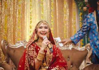 Dapat Surprise Ulang Tahun Dari Suami dan Anak, Iis Dahlia Bergaya Bak Artis Bollywood Kenakan Kain Sari India!