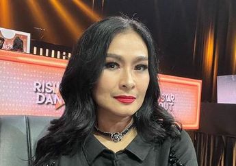 Rayakan Anniversary ke-21, Intip Potret Jadul Iis Dahlia dan Sang Suami yang Super Romantis!