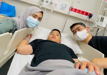 'Mohon Doanya'&nbsp;Sang Anak Punya Riwayat Kejang, April Jasmine Larikan&nbsp;Putranya Sultan Mahmoed ke IGD karena Mendadak Demam Tinggi
