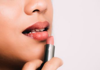 3 Rekomendasi Lip Balm Melembapkan dan Mencerahkan Bibir Kusam