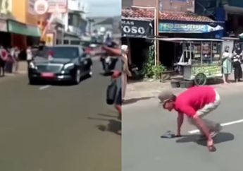 Gegara Nekat Ambil Kaos yang Dilempar Jokowi di Tengah Jalan, Pria Ini Nyaris Tertabrak Mobil Iring-iringan Presiden, Netizen Meradang: Mau Komen Takut Tukang Bakso Lewat