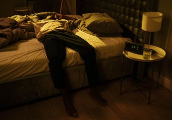 Terpaksa Lembur 10 Hari Berturut-turut, Pria Ini Mendadak Pingsan sampai Koma, Faktanya Kurang Tidur Ternyata Bisa Memicu Kematian!