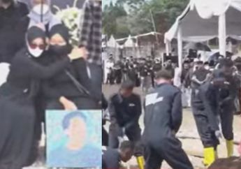 Penuh Haru Atalia Praratya Istri Ridwan Kamil Peluk Zara Putri Bungsunya saat Jenazah Eril Masuk Liang Lahat