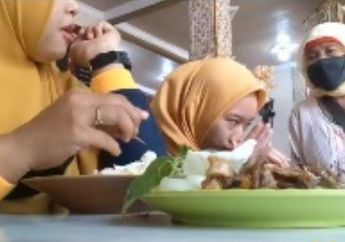 Gegara Tak Diberi Uang, Pengemis Tua Pukul Kepala Pengunjung Warung sampai Bikin Semua Orang Syok, Bukannya Prihatin Netizen Malah Ngakak karena Hal Ini