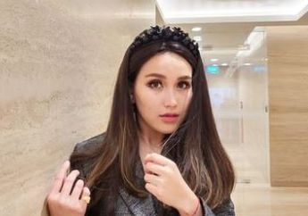 Ayu Ting Ting Girang Bukan Main saat Diajak Naik Mobil Odong-odong Keliling Gang Sempit Area Rumahnya, Tengok Gaya sang Biduan saat Tebar Pesona dengan Para Warga