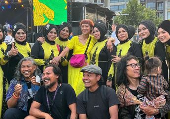 Pemandangan Unik, Nasida Ria Manggung di Jerman Bawakan Lagu Qasidah, Sosok Bule yang Diduga Goyang Sambil Minum Miras Bikin Netizen Gagal Fokus: Semoga Dibukakan Pintu Hatinya