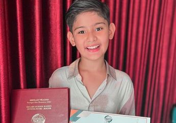 'MasyaAllah' Tampan, Pintar, dan Pemberani, Sosok King Faaz yang Getol Pikat Kaum Hawa Ternyata Baru Saja Lulus dari Bidang Ini, Fairuz A Rafiq Bangga Bagi Kabar Bahagia!