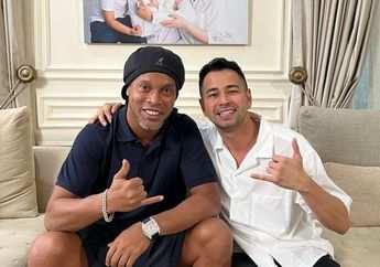 Lidahnya Makin Melokal, Ronaldinho Kepergok Lahap Makan Bakso hingga Telur Gulung Bareng Raffi Ahmad, Intip Aksi Santainya Ngemper di Istana Andara