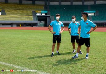Piala AFF U-19 2022 - Jelang Lawan Timnas U-19 Indonesia, Vietnam Kritik Kualitas Rumput Stadion Patriot Candrabhaga