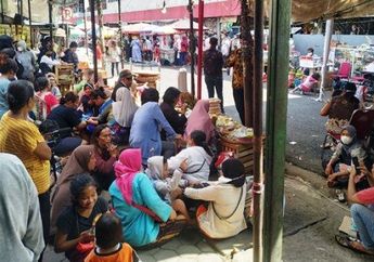 'Tolong Naiknya Jangan Mahal-mahal', Warga Rela Kepanasan demi Bertemu Jokowi di Pasar Peterongan, Akui Ingin Curhat Soal Harga Bawang Merah dan Cabai yang Melambung Tinggi