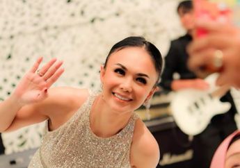 Unggah Foto Selfie dengan Riasan Wajah Sempurna, Potret Awet Muda Yuni Shara Banjir Pujian Netizen!