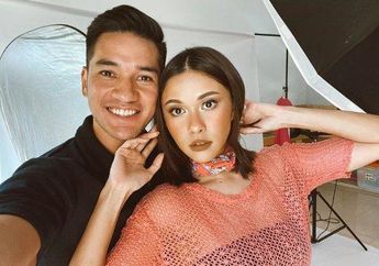 Pasangan Idaman Netizen Se-Indonesia, Intip Potret Nana Mirdad dan Andrew White yang Tampil Kece di Singapura!