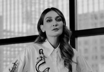 Definisi Wanita Karier yang Jago Hasilkan Cuan Sendiri, Luna Maya Ternyata Getol Turun Tangan Langsung Racik Produk Kosmetik Bisnisnya, Aksinya Banjir Sanjungan